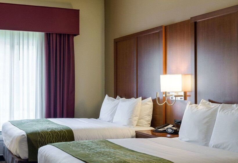 Отель Russell Inn & Suites