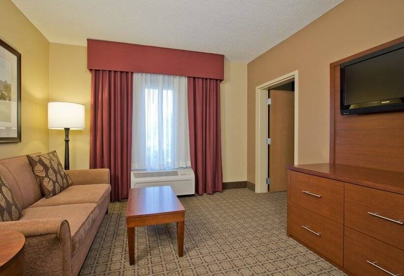 Отель Russell Inn & Suites