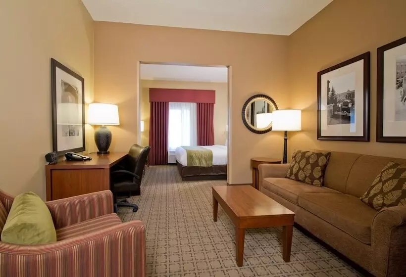 Отель Russell Inn & Suites