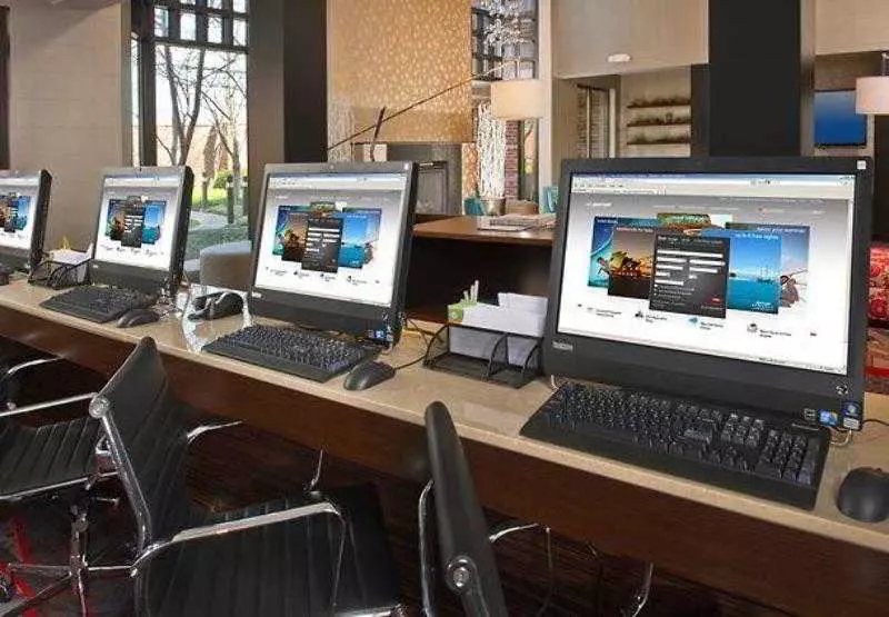 فندق Courtyard By Marriott Dulles Town Center