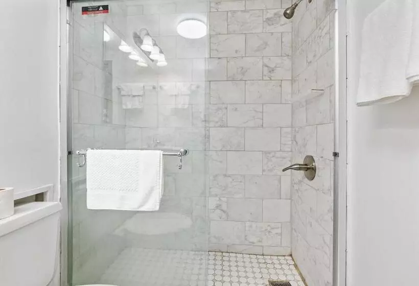 Hotel Fairbridge Inn And Suites West Point