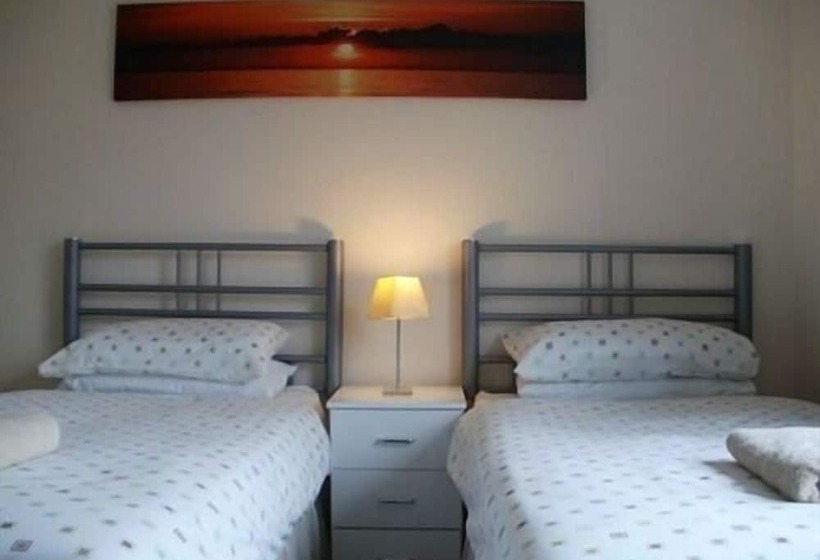 فندق London Heathrow Guesthouse