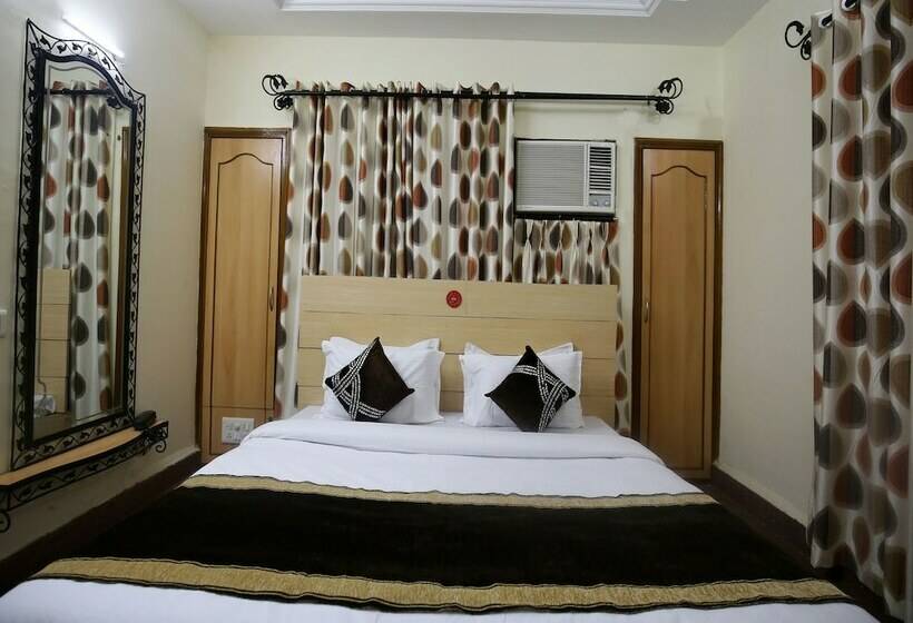 Отель Oyo 10416 Near Central Bus Stand 