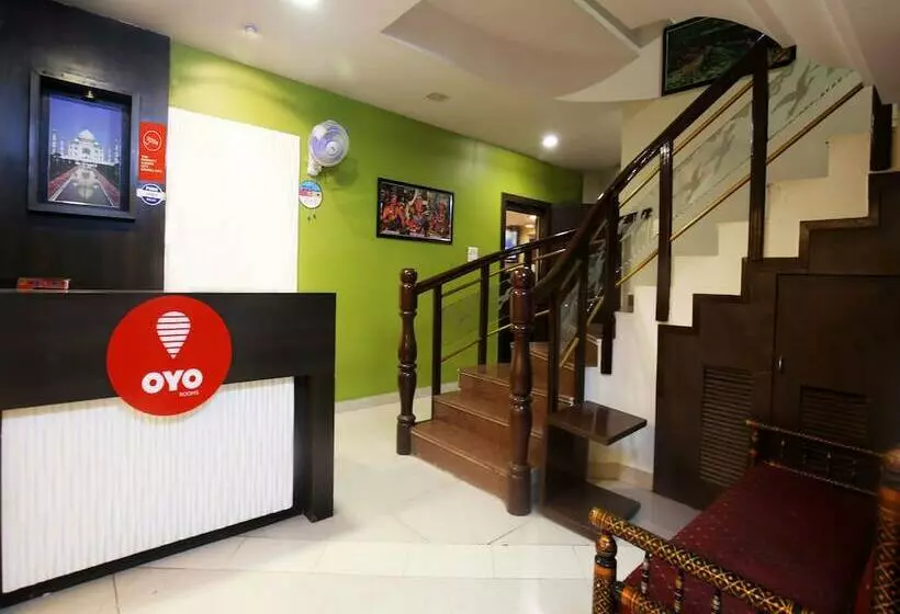 호텔 Oyo 10416 Near Central Bus Stand 