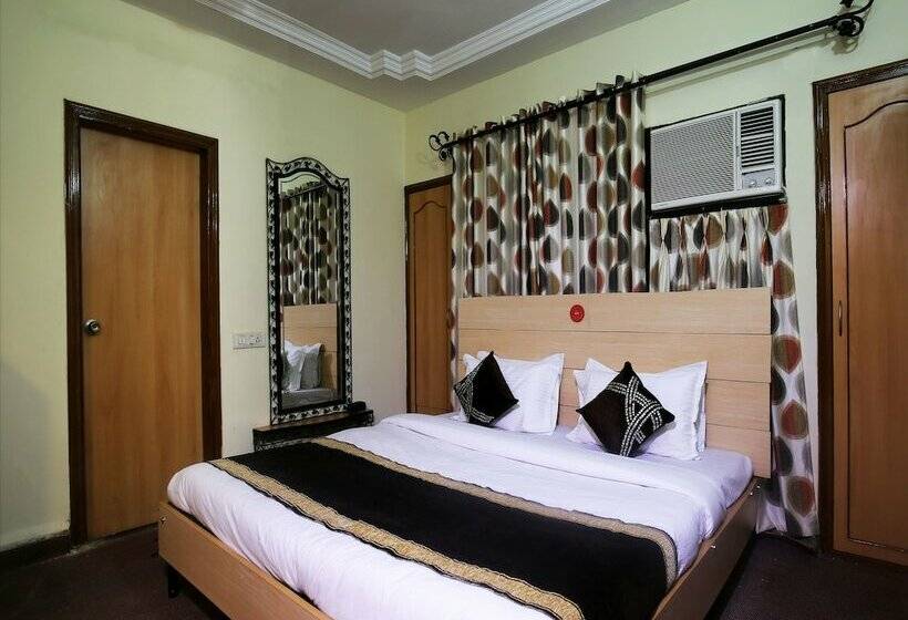 Отель Oyo 10416 Near Central Bus Stand 