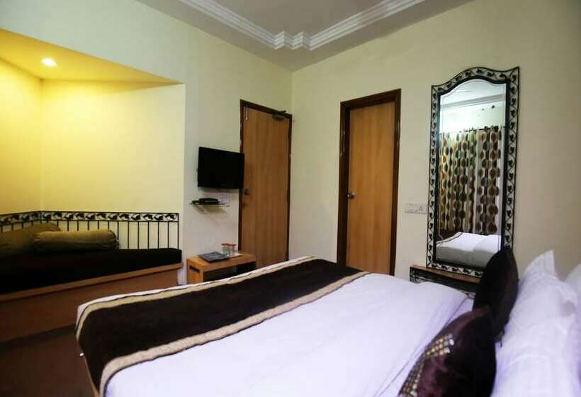 Отель Oyo 10416 Near Central Bus Stand 