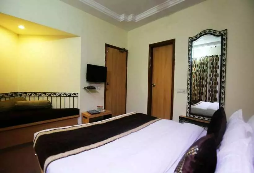 호텔 Oyo 10416 Near Central Bus Stand 