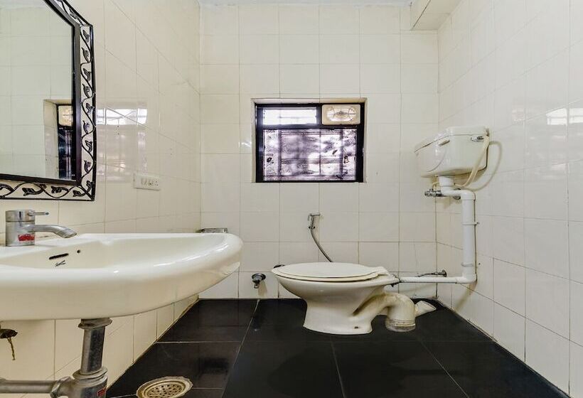 Отель Oyo 10416 Near Central Bus Stand 