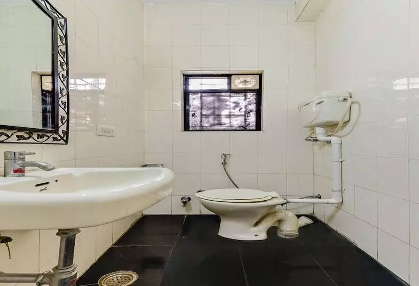 호텔 Oyo 10416 Near Central Bus Stand 