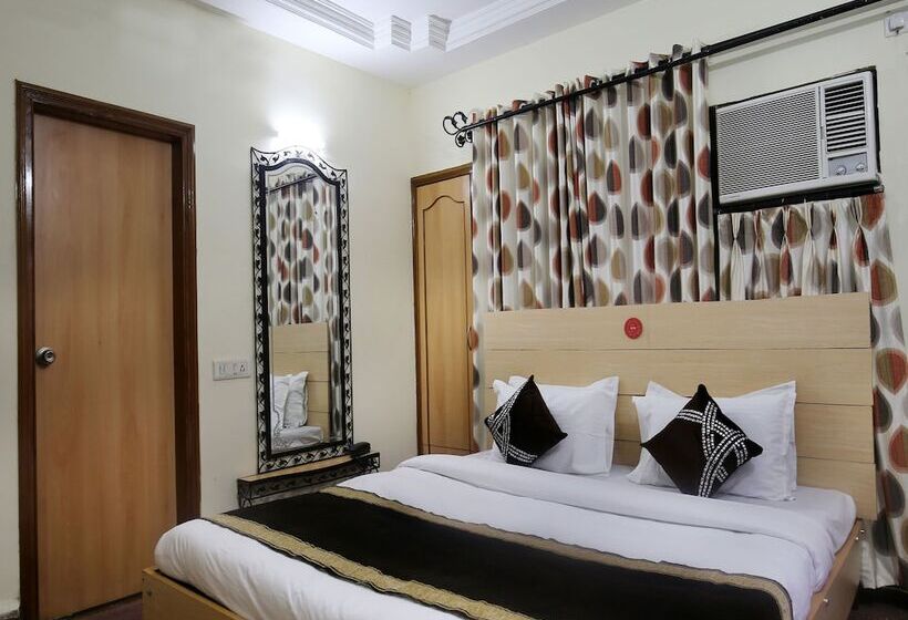 Отель Oyo 10416 Near Central Bus Stand 