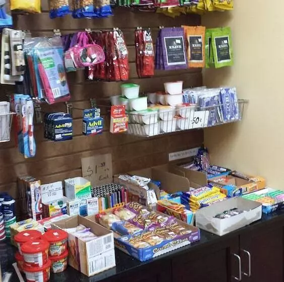 Отель Paradise Inn & Suites