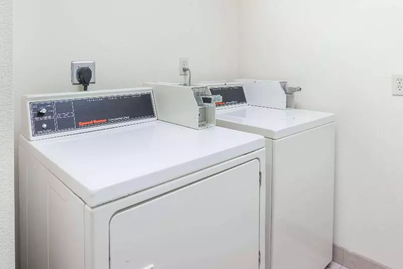 호텔 Super 8 By Wyndham St Robert Ft Leonard Wood Area