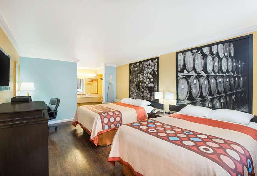 호텔 Super 8 By Wyndham Ukiah