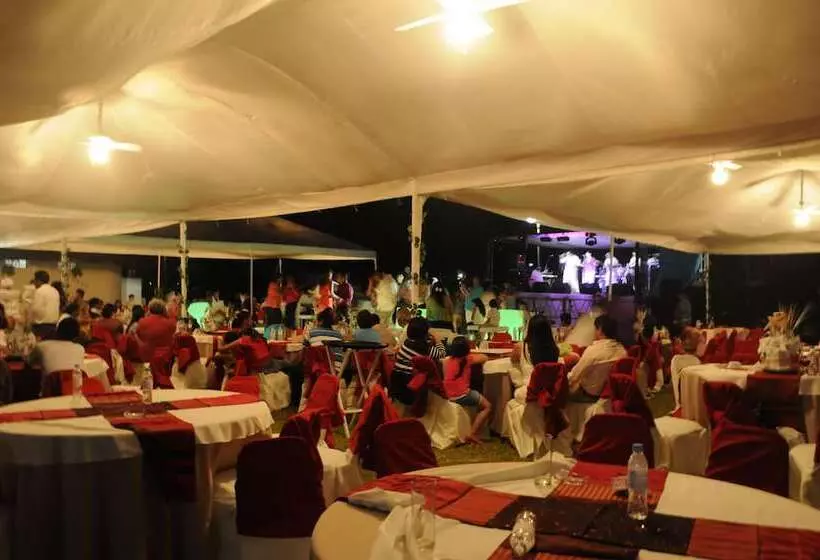 Cocoaventura Cabanas Y Club De Playa   Campsite