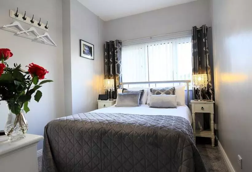 Elagh View Bed & Breakfast