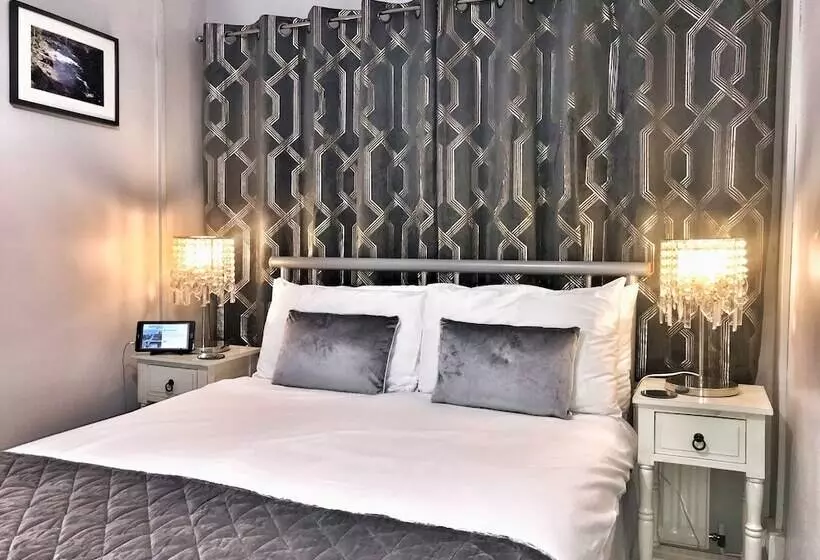 Elagh View Bed & Breakfast