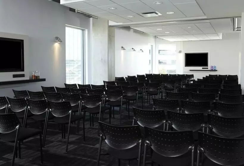 Alt Hotel Toronto Airport
