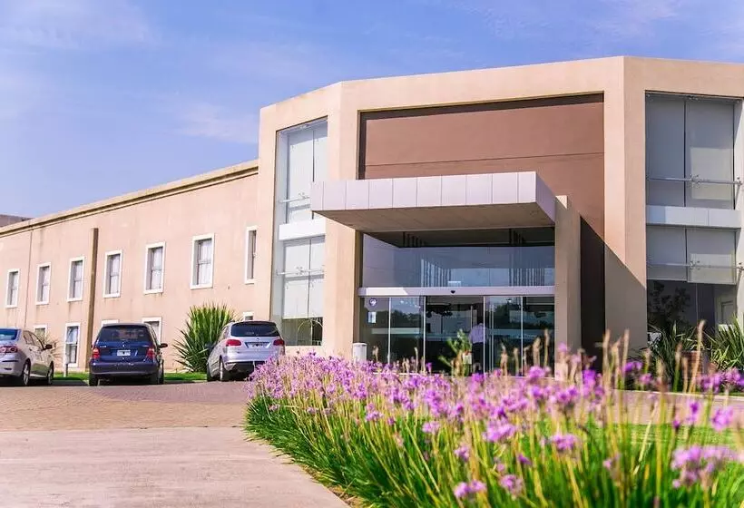 בית מלון כפרי Amerian Villa Maria Park