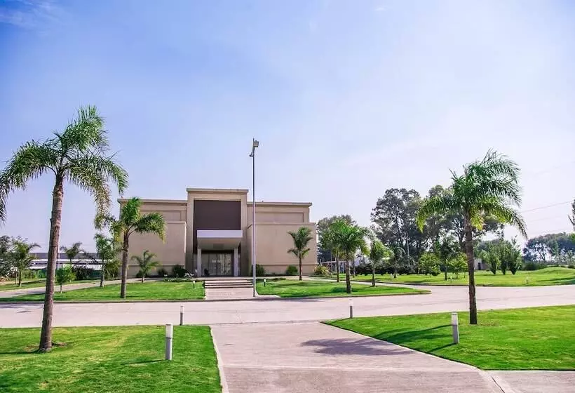 בית מלון כפרי Amerian Villa Maria Park