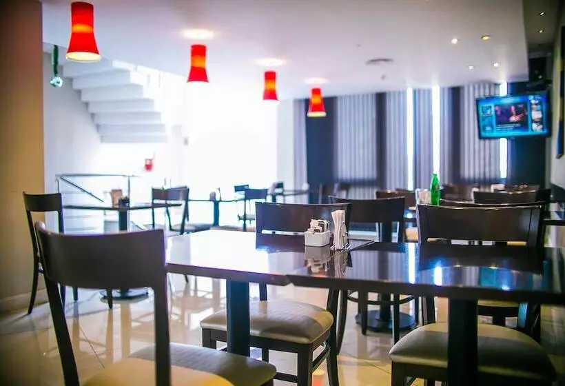 בית מלון כפרי Amerian Villa Maria Park