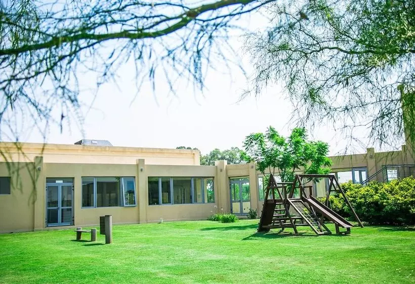 בית מלון כפרי Amerian Villa Maria Park