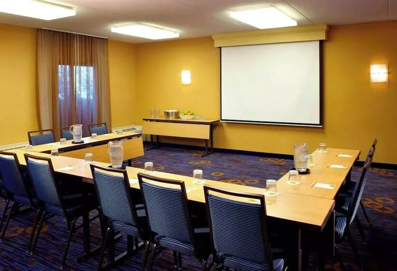 ホテル Courtyard By Marriott Chicago Waukegan/gurnee