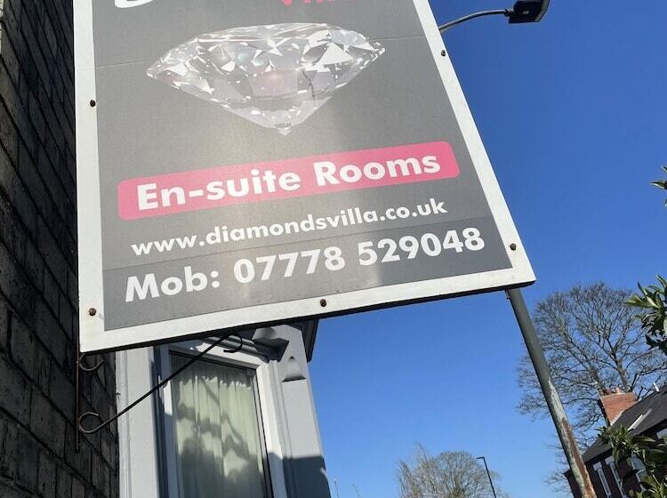 酒店 Diamonds Villa Near York Hospital
