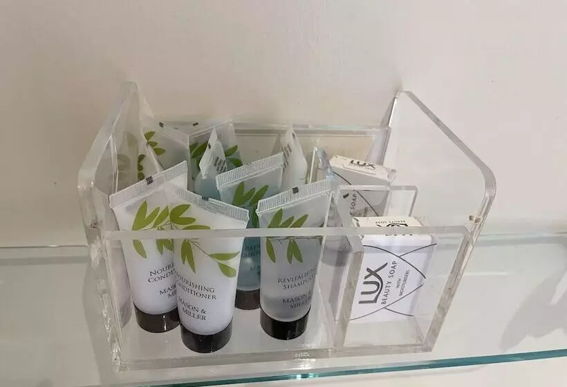 酒店 Diamonds Villa Near York Hospital