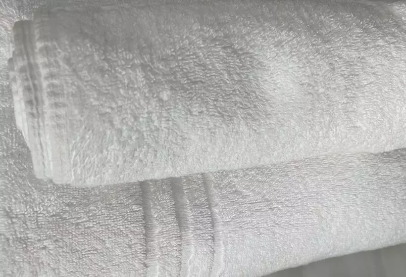 酒店 Diamonds Villa Near York Hospital