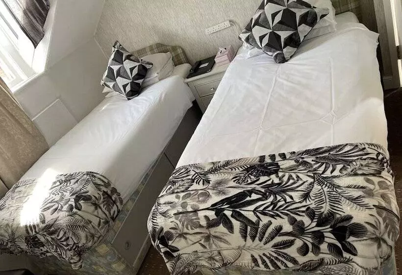 酒店 Diamonds Villa Near York Hospital