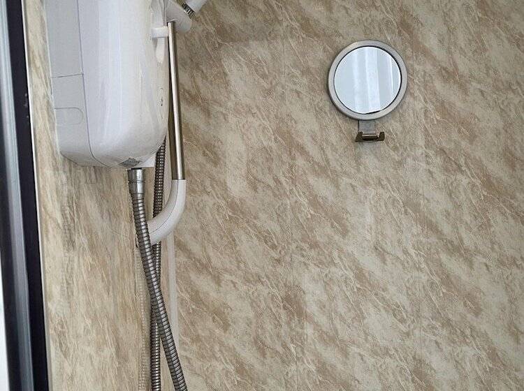 酒店 Diamonds Villa Near York Hospital