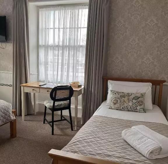 Отель Fairlawn House