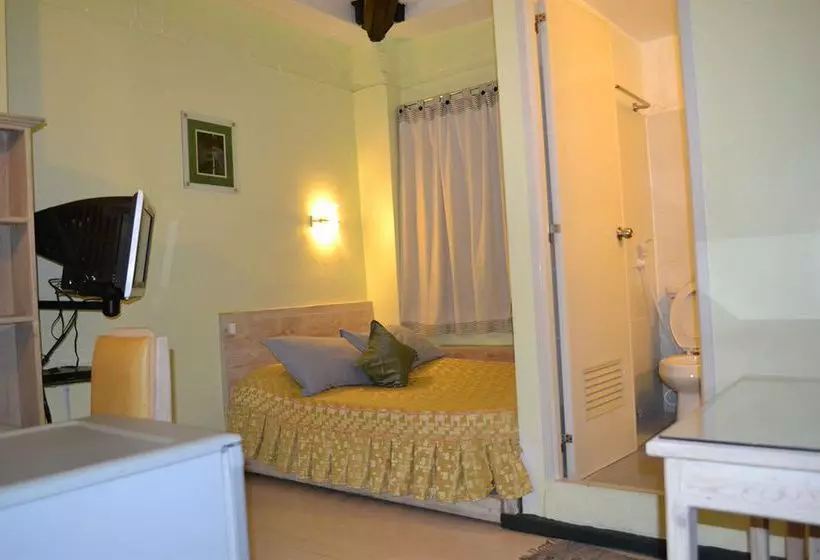 Отель Makati International Inns