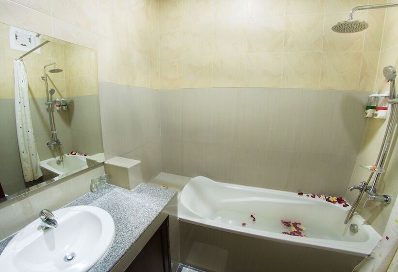 בית מלון כפרי Sindhu Mertha Sanur