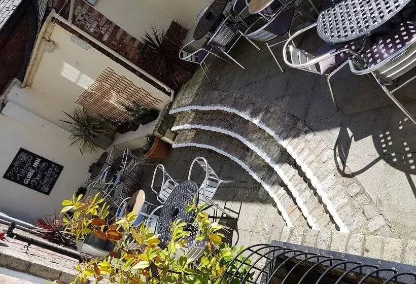 בית מלון כפרי The Globe Inn