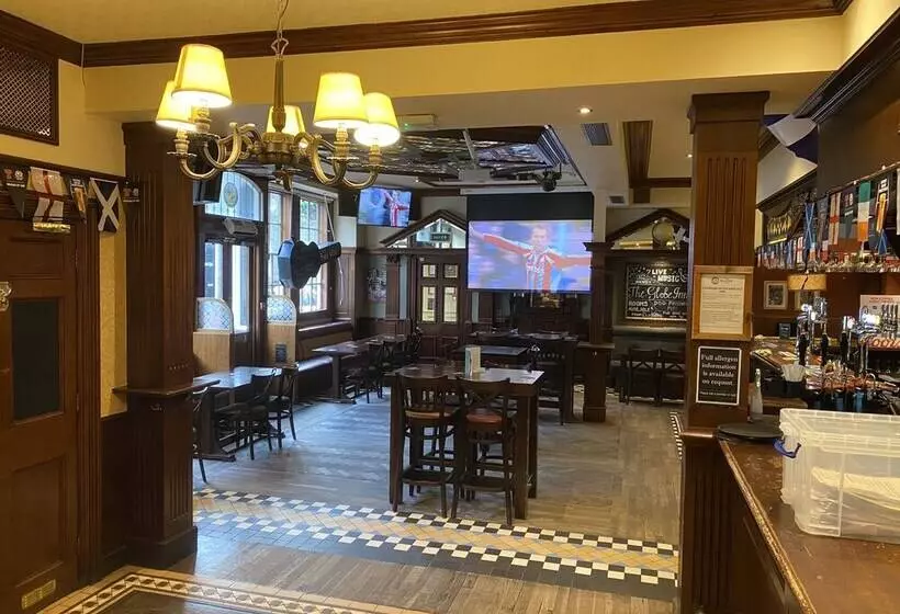 בית מלון כפרי The Globe Inn