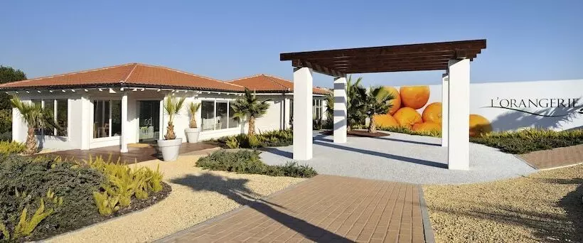 Las Colinas Golf & Country Club Residences