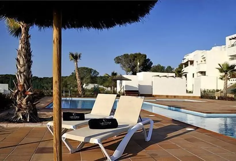 Las Colinas Golf & Country Club Residences