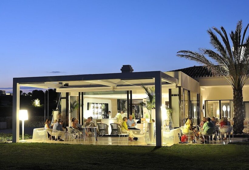 Las Colinas Golf & Country Club Residences