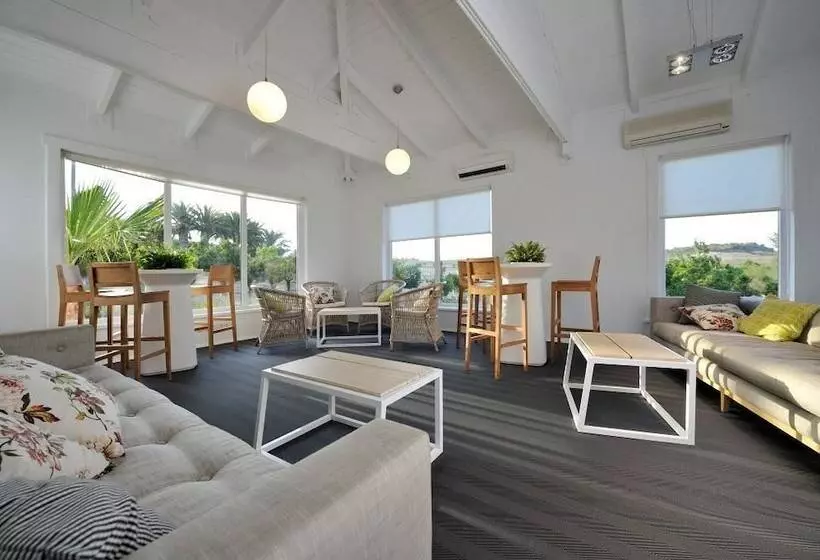 Las Colinas Golf & Country Club Residences