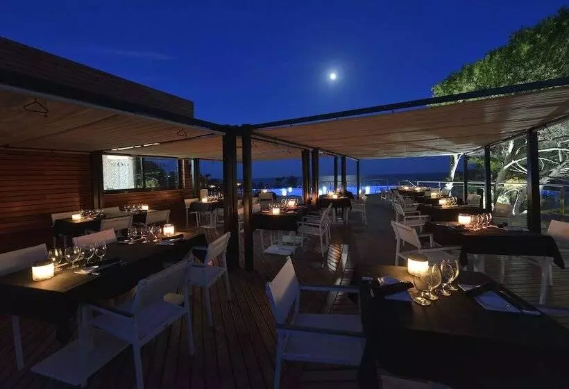 Las Colinas Golf & Country Club Residences