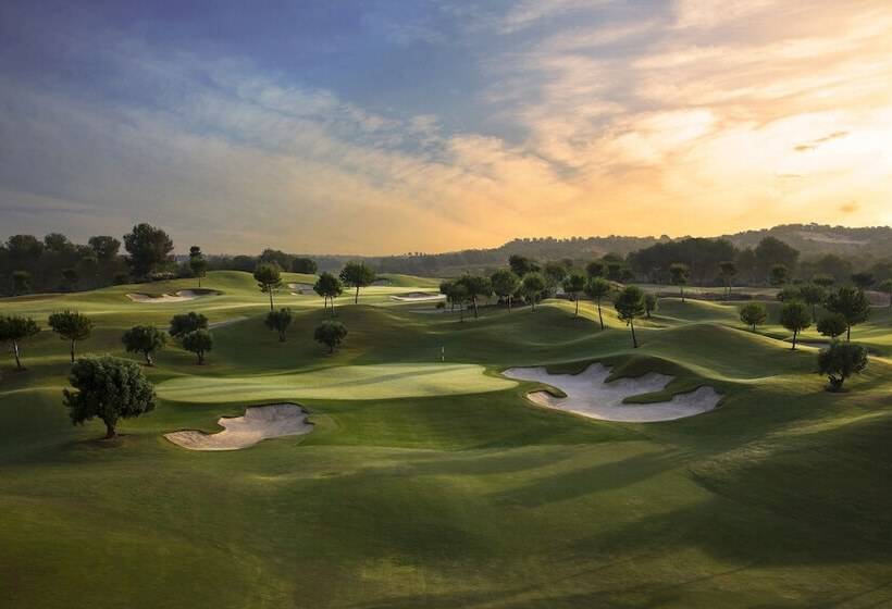 Las Colinas Golf & Country Club Residences