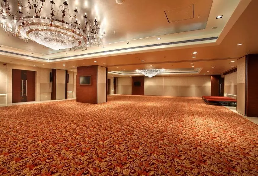 Mahagun Sarovar Portico Suites Ghaziabad