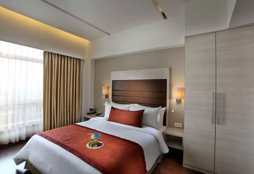 Mahagun Sarovar Portico Suites Ghaziabad