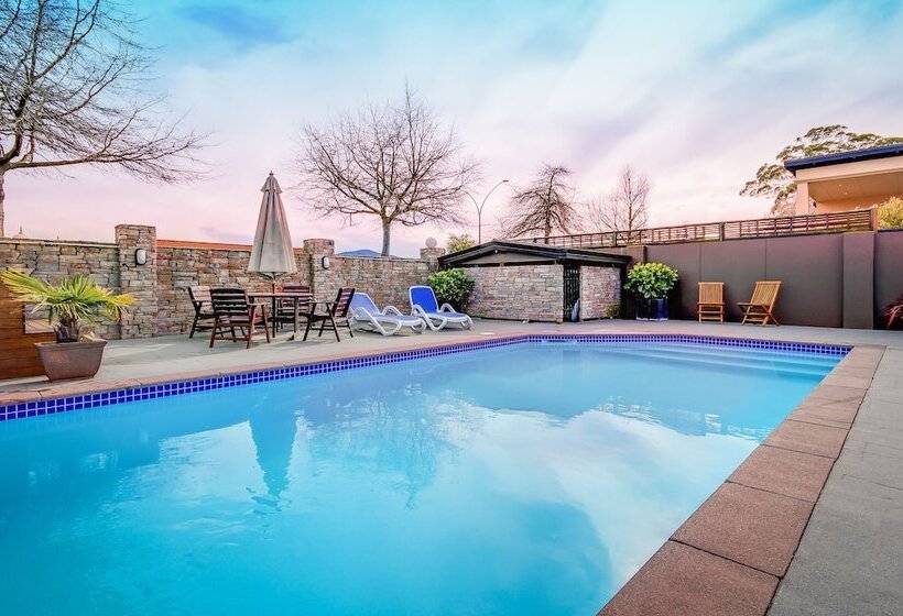 Motel Emerald Spa Motor Inn