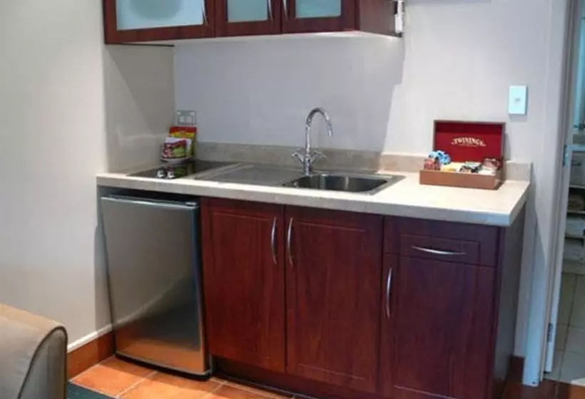 Motel Emerald Spa Motor Inn