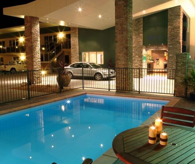 Motel Emerald Spa Motor Inn