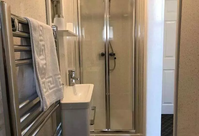 פנסיון The Sherborne Lodge