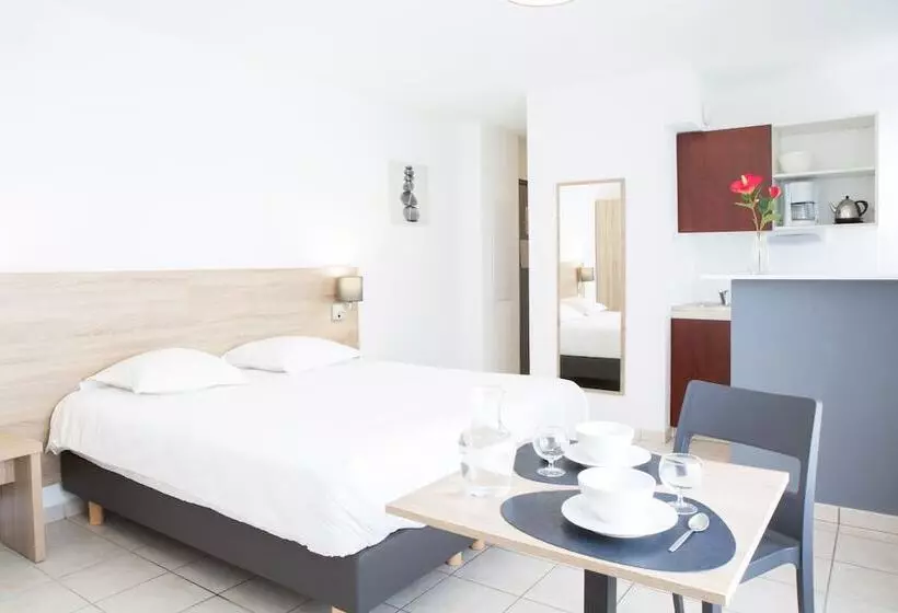 Szálloda Zenitude Hôtel Résidences La Versoix