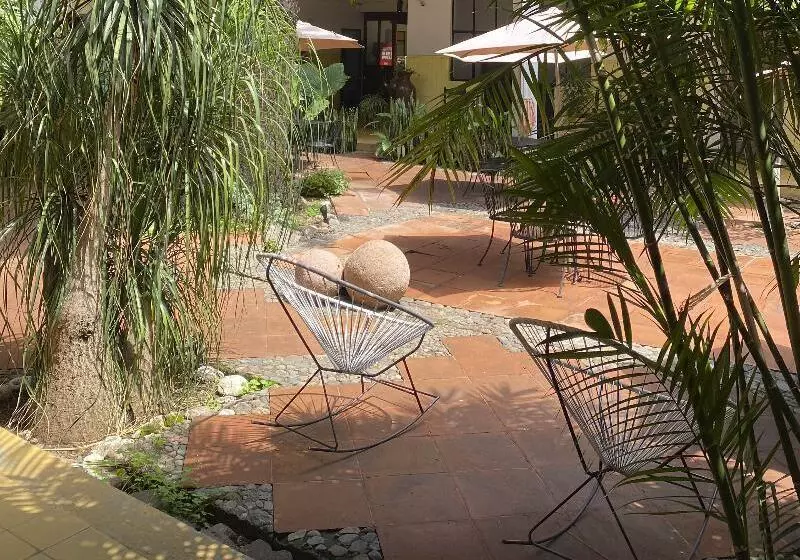 فندق صغير Allende Morelia